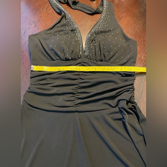 La Scala Halter Handkerchief Hem Dress - Picture 4 of 6